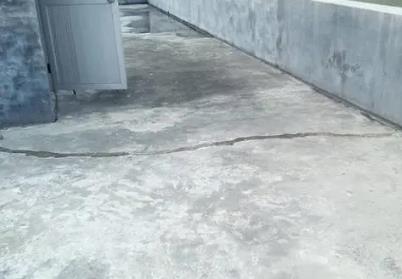 孟津楼顶漏水维修公司分享下如何解决卫生间隐蔽部位漏水的问题?